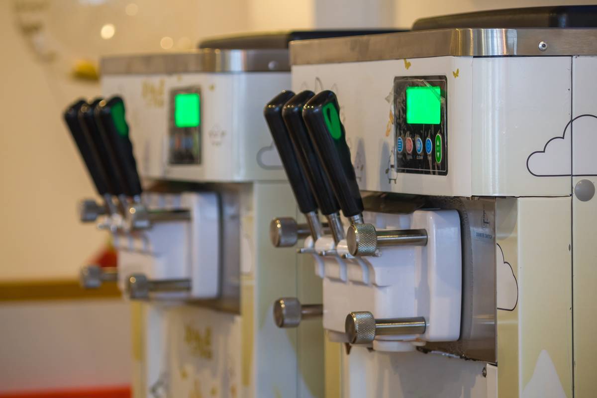 Soft serve machine