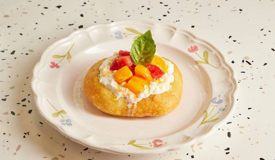 El nuevo tentempié de Chicago para el fin de semana es una bomba de burrata frita italiana