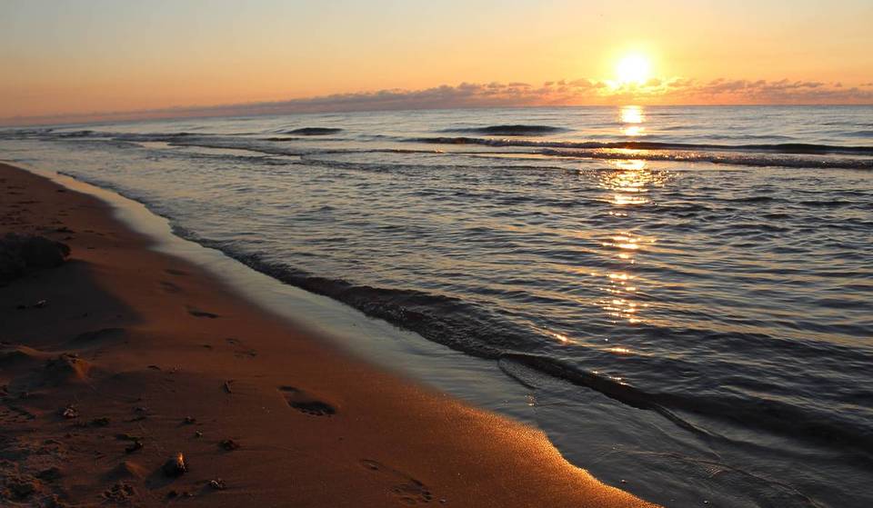 One of the Best Swimming Lakes in the U.S. is on the Chicago Shoreline and Offers Incredible Views