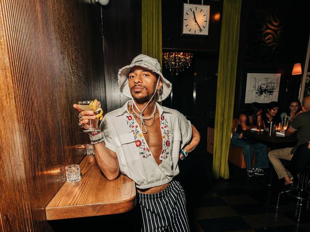 Durand Bernarr at Gus' Sip & Dip