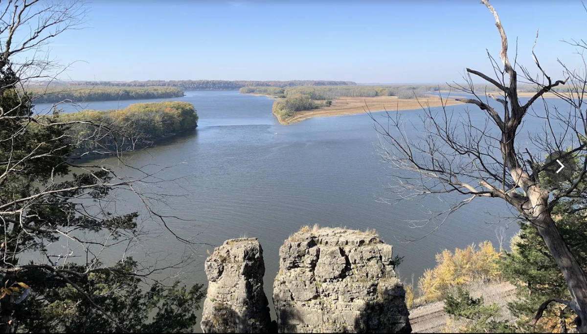 This Illinois Park Feels Like a Secret Canyon on the Mississippi—With ...