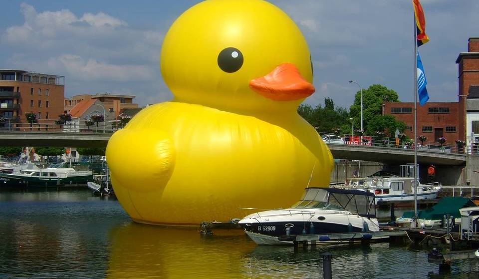 See the World&#8217;s Largest Rubber Duck at This Festival in Chicagoland This Weekend