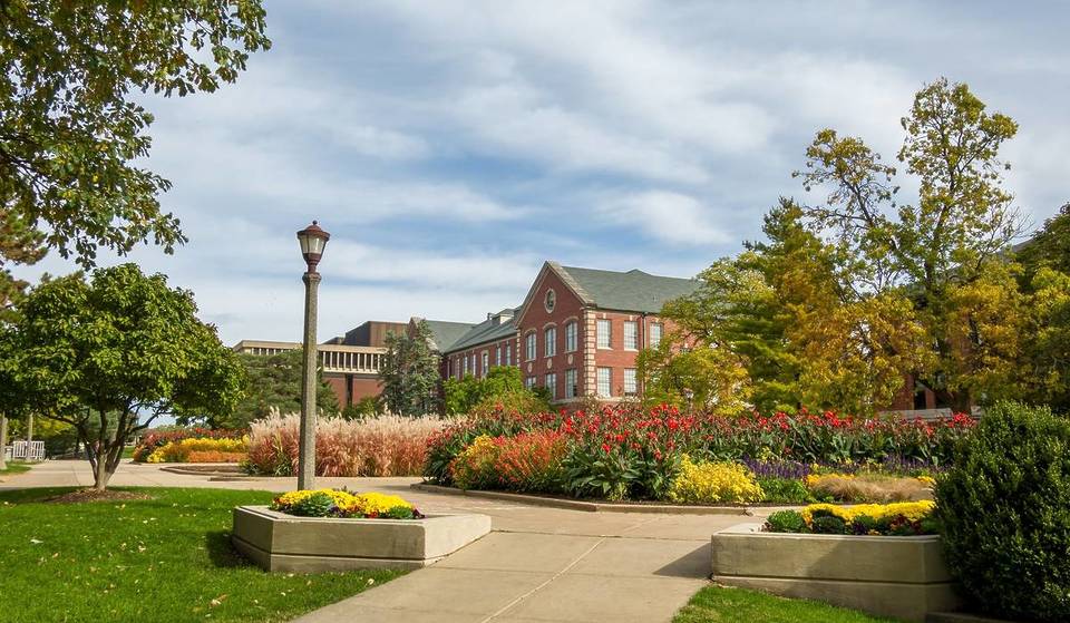 This Illinois City Just Ranked No. 2 on the List of America’s Most Livable Small Cities—And It’s Not Where You Think