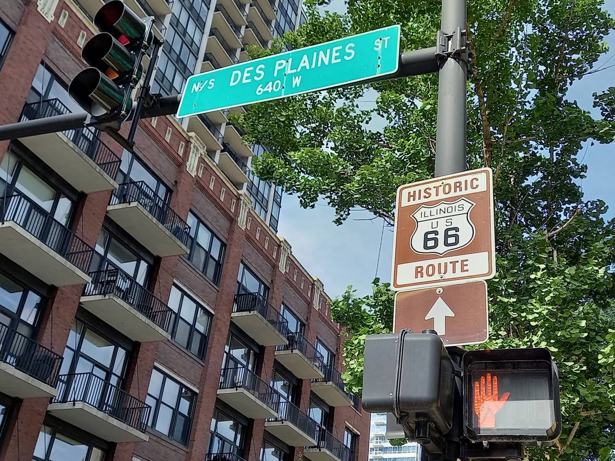 Des Plaines Street