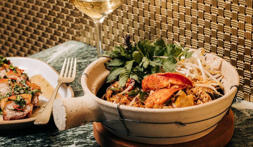 Un chef con estrella Michelin abre Crying Tiger: el nuevo restaurante del sudeste asiático en River North, Chicago