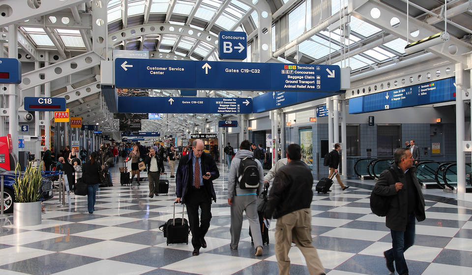 A los viajeros de Chicago se les podría denegar el embarque en O’Hare o Midway si su pasaporte incumple esta estricta «regla de los seis meses» antes de volar