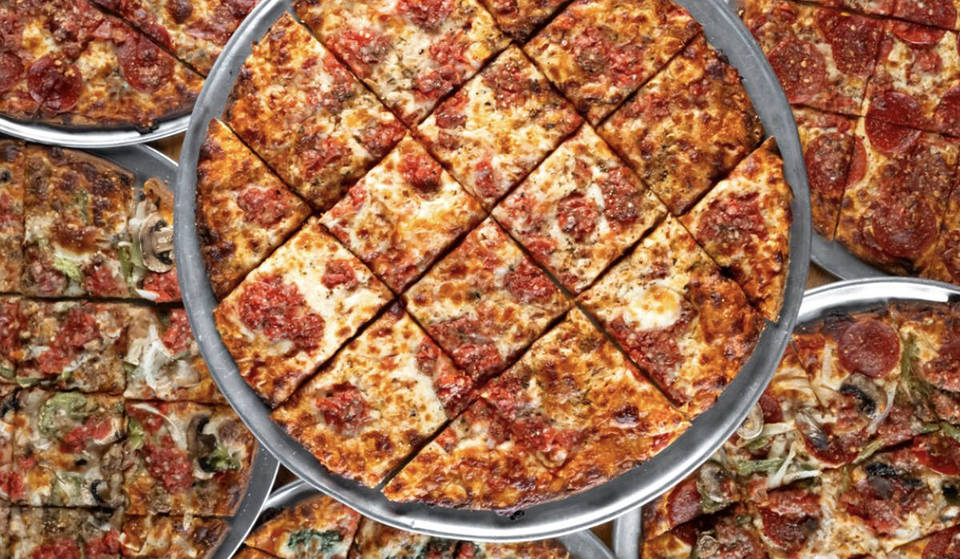 Olvídate del Deep Dish: El mejor restaurante de Chicago lanza por primera vez una crujiente pizza de taberna de corte cuadrado