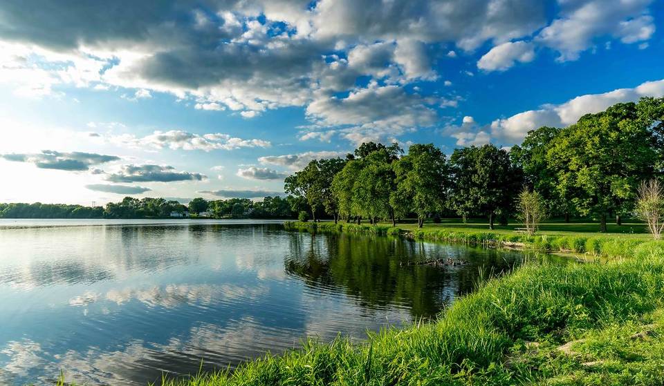 Just 3.5 Hours From Chicago—This Dreamy Lake Town Is Still a Hidden Gem, Beloved for its  Sophisticated Charm and Feels Like a Year-Round Resort