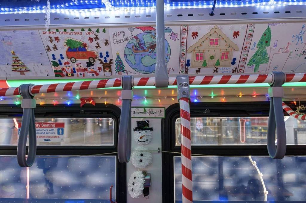 the-2025-cta-holiday-train-schedule-is-here