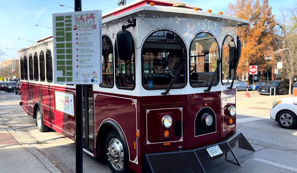 Este encantador barrio de Chicago organiza un tranvía navideño gratuito para los compradores: estas son las paradas clave, desde cerveza artesanal hasta dulces