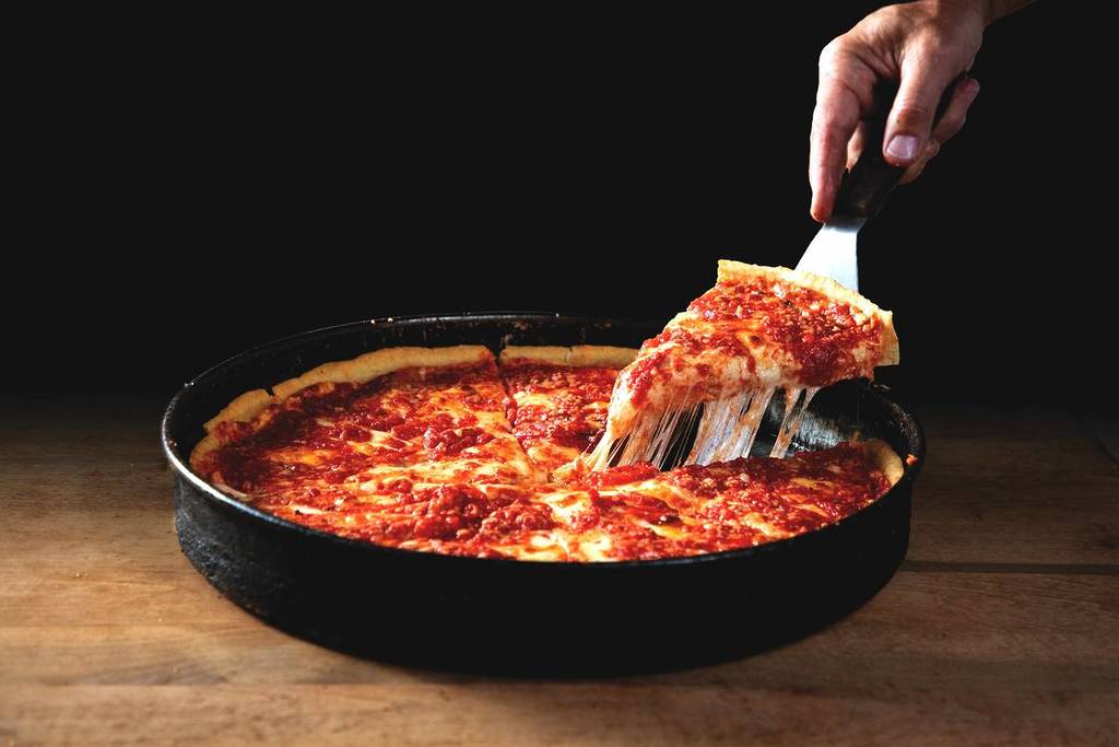 La pizza de masa gruesa de Lou’s