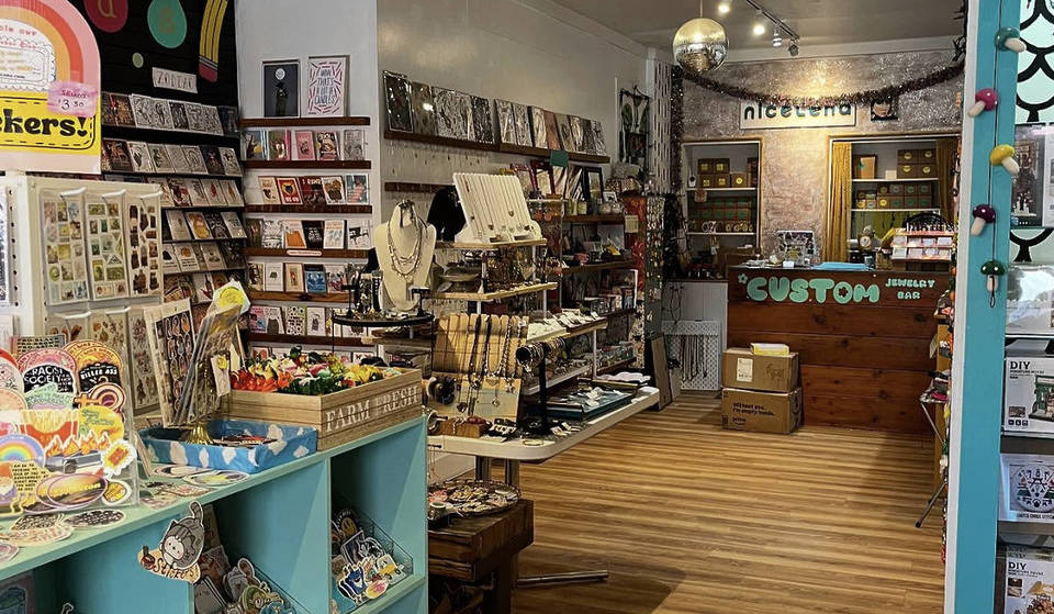 Por qué tienes que ir corriendo a esta tienda de Evanston antes de las fiestas: Sus regalos personalizados y sus velas únicas se agotan rápidamente.