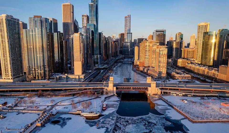 Se ha emitido oficialmente una «advertencia de frío extremo» para Chicago: la ola de frío ártico podría igualar o batir el récord histórico de frío este viernes.