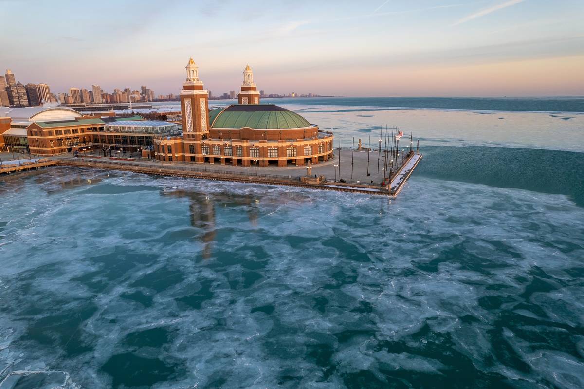 Amazing Things To Do in Chicago This January: From World-Class Museums to Stargazing in a Planetarium