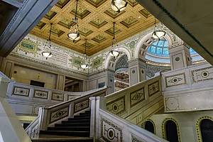 Este emblemático edificio de Chicago abrió sus puertas como biblioteca en 1897; hoy en día, acoge más de 700 programas culturales gratuitos al año
