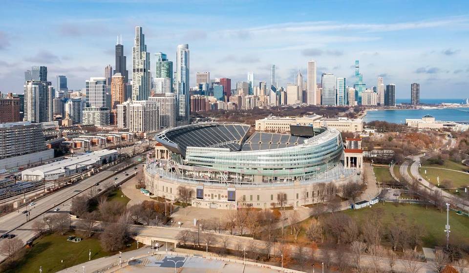 La lista completa de oponentes de los Chicago Bears para 2026 ya está lista, e incluye un histórico viaje a un nuevo estadio