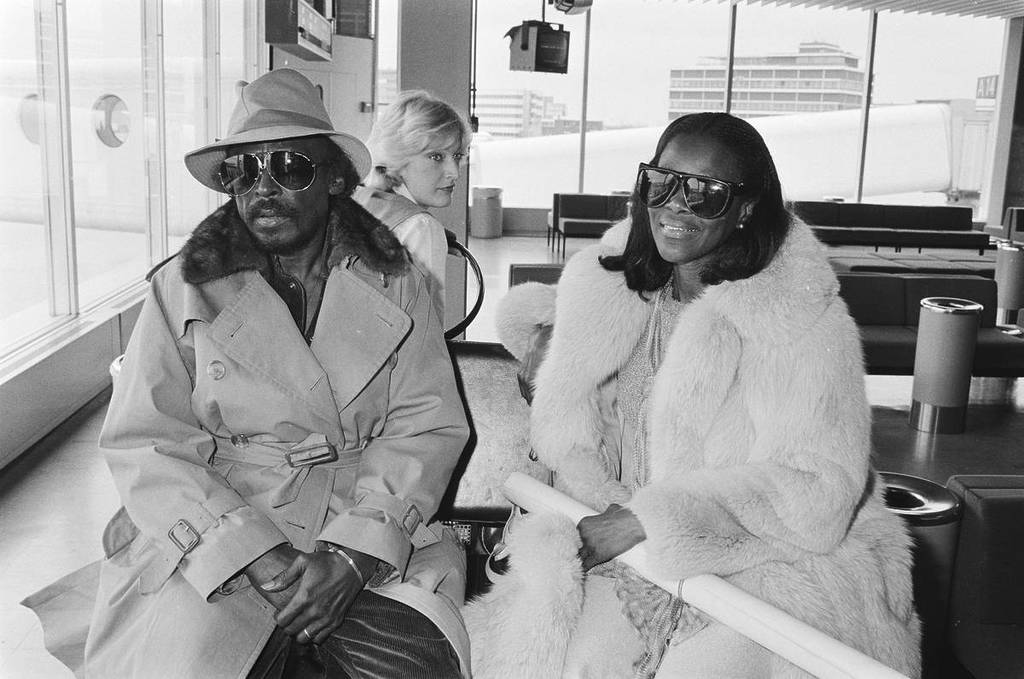 Here S How To Celebrate Miles Davis 100th Birthday Concerts Honoring Aankomst Jazz Trompetist Miles Davis Op Schiphol. Miles Davis En Zijn Vrouw Ceci 932 1250 1024x679 