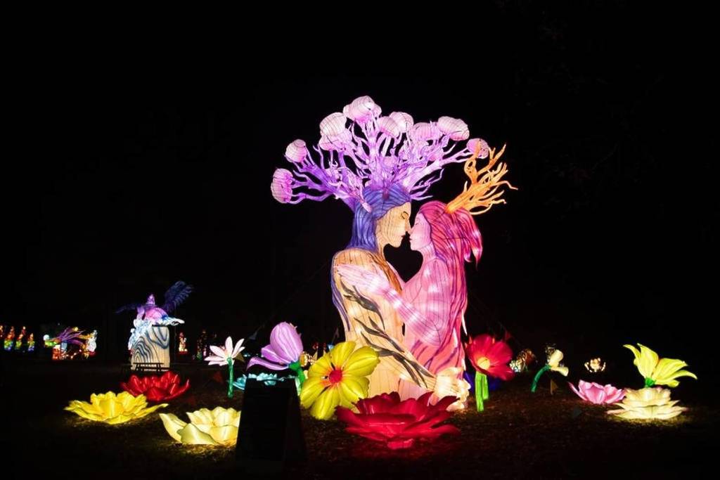 Trade The Chicago Skyline For Glowing Lantern Lights At This Dreamy Spring Festival