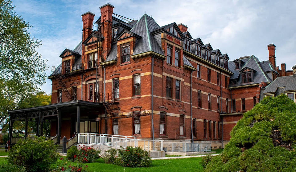 Después de 50 años, el hotel más histórico de la ciudad industrial de Illinois recupera su antiguo esplendor con una inversión masiva de 100 millones de dólares.