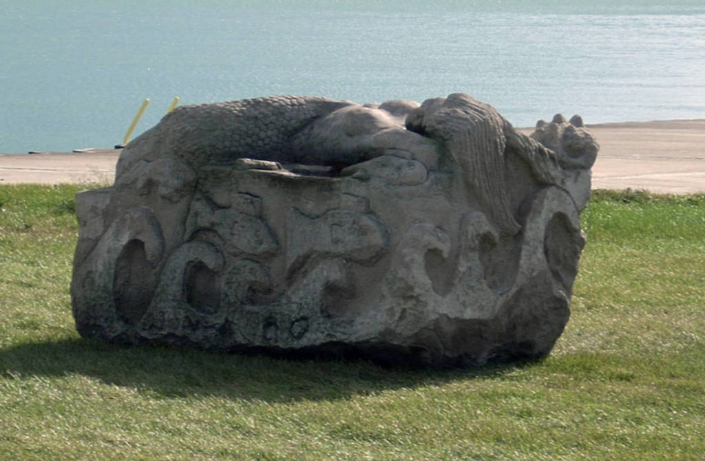 This Hidden 38-Year-Old Mermaid Carved Into Chicago’s Rocks Has Been One of the Most Fascinating Pieces of Guerrilla Art