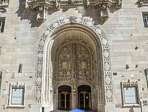 You Can Touch Pieces Of The Berlin Wall And The Great Pyramid On This One Chicago Street—Here’s Where To Find Them