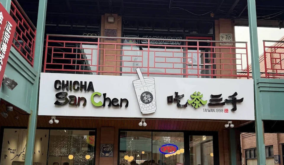 Dentro de la tienda de Chinatown que usa «tecnología de espresso» para preparar el té más fresco de la ciudad