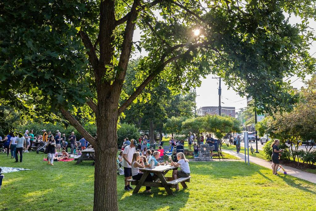 Food Truck Thursdays Jens Jensen Park (9)