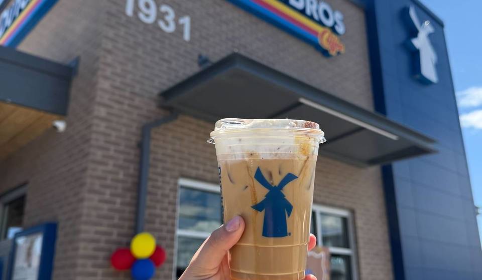 Dutch Bros inaugura mañana su primer local en el área metropolitana de Chicago