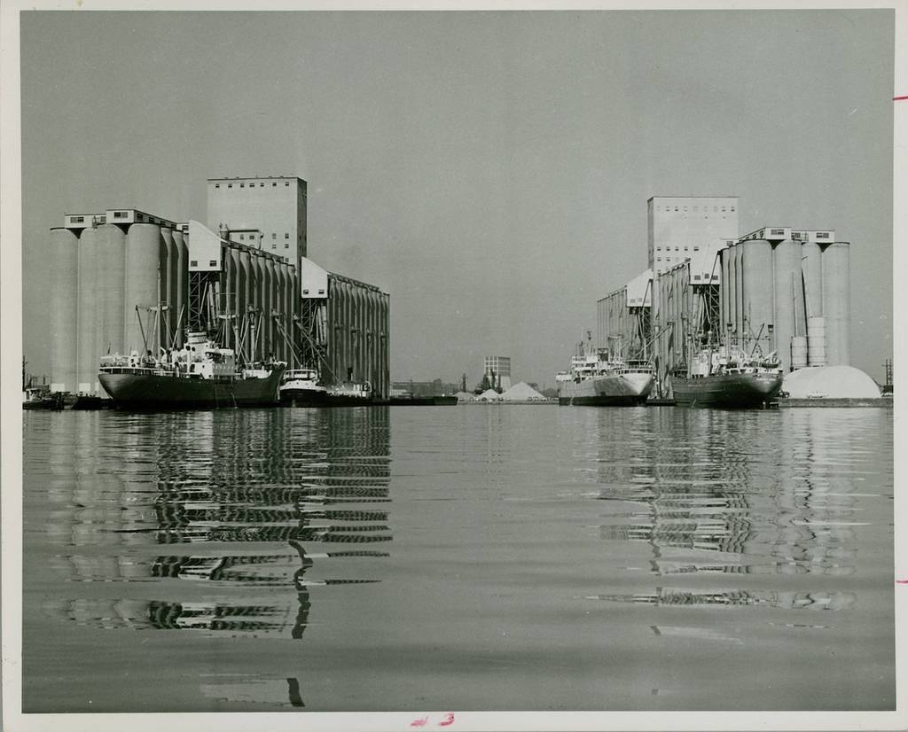 Chicago River during the early 2oth century