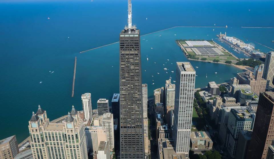 Un hotel de lujo llegará al antiguo John Hancock Center: así es como Marriott planea transformar los 37 161 metros cuadrados de la emblemática torre
