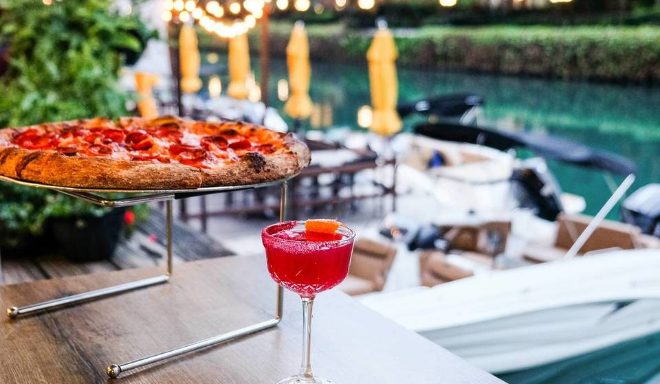Esta pizzería frente al mar en Chicago ha sido nombrada una de las mejores de EE. UU., e incluso Bill Murray es fan