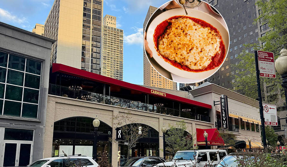 Conocido por «el pollo a la parmesana más grande de Chicago», este restaurante de Gold Coast ha reabierto oficialmente con una impresionante nueva azotea