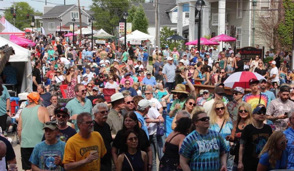 This charming Illinois town is throwing a massive three-day strawberry festival this weekend