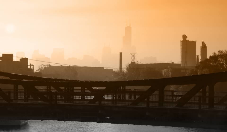 La calidad del aire de Chicago, entre las peores del mundo, debido al humo de los incendios forestales canadienses que afecta a la región
