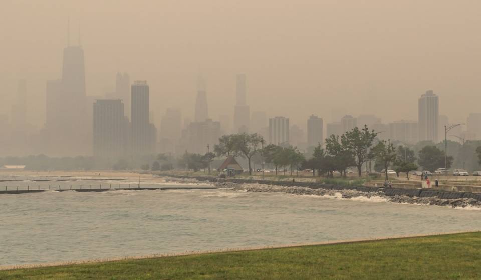 Calidad del aire peligrosa en Chicago: así te mantienes a salvo ante la contaminación provocada por los incendios forestales en Canadá