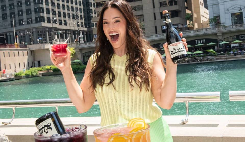Dentro del restaurante de Chicago donde se vio a la supermodelo Ashley Graham trabajando de camarera esta semana