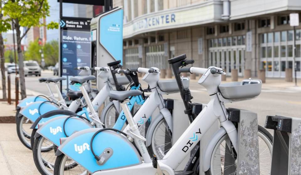 “The stakes are simply too high”: Illinois will require driver’s licenses, registration, and insurance for high-speed e-bikes starting Jan. 1 under a new statewide law