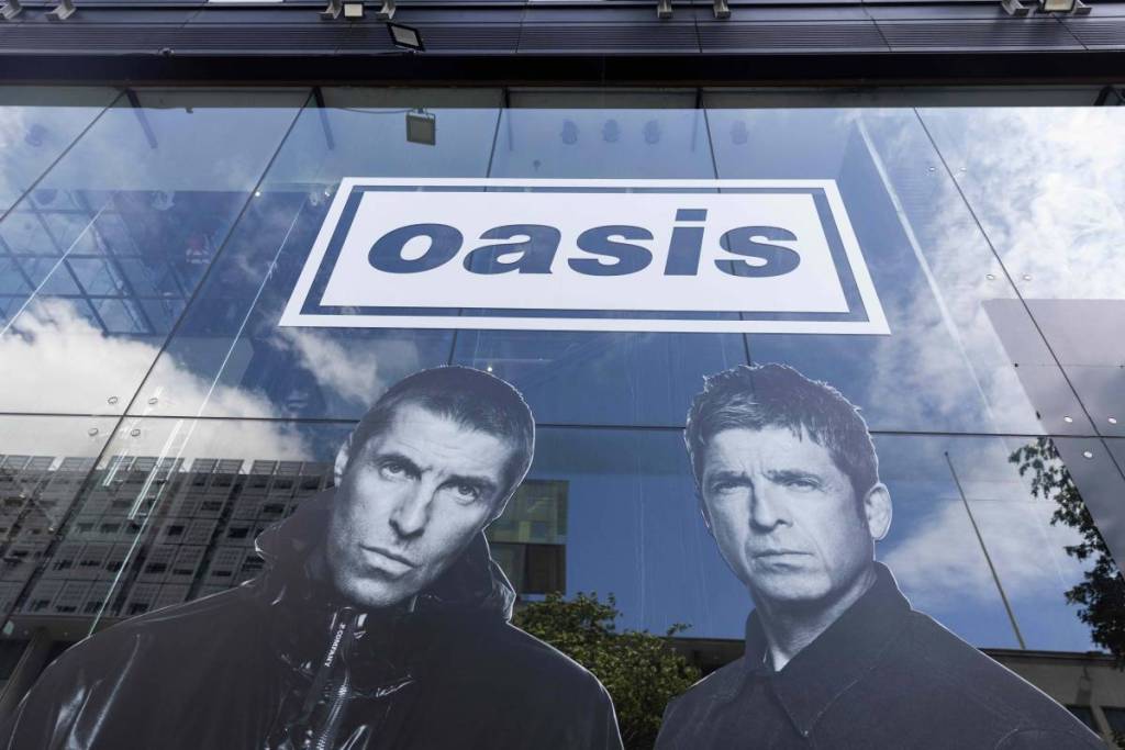 Noel Gallagher sparks massive 2027 Oasis reunion rumors as band releases cryptic teasers pointing to a world tour