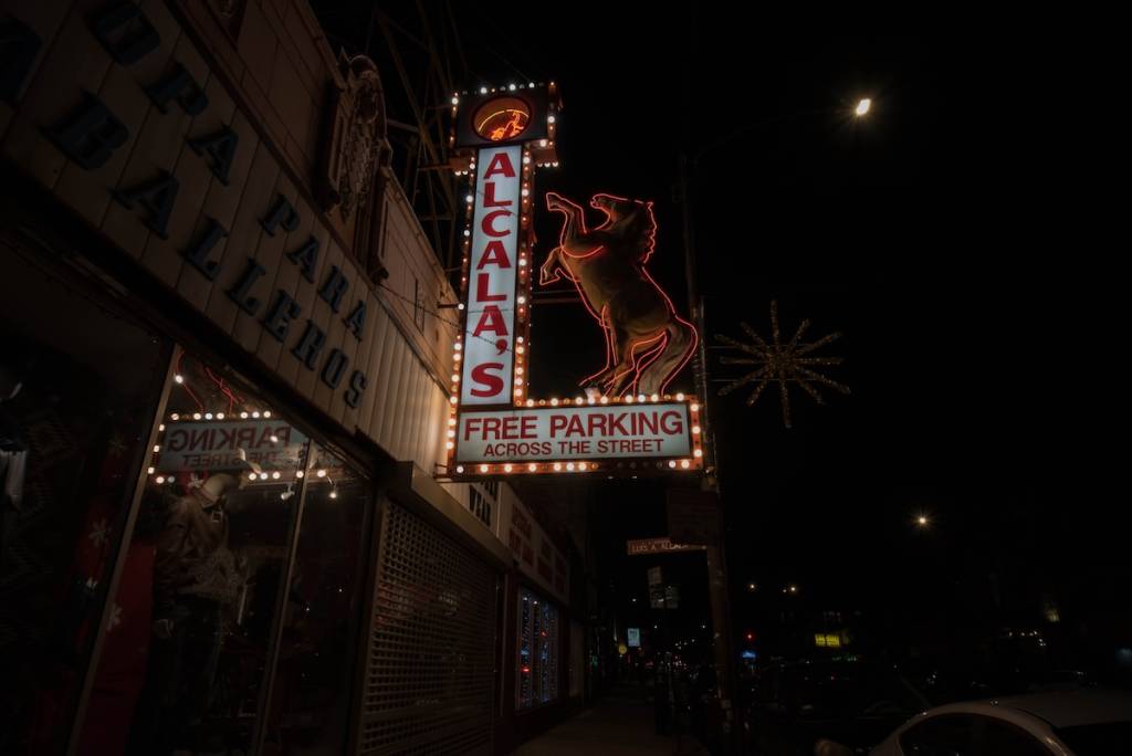 Alcala’s Western Apparel en West Town