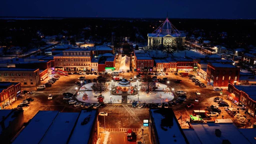 Vista aérea del mercado navideño de Carlinville