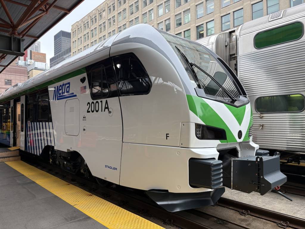 Tren eléctrico de Metra fabricado por Stadler