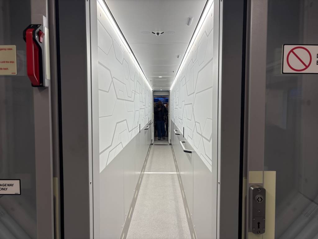 Interior de un vagón del tren eléctrico de Metra