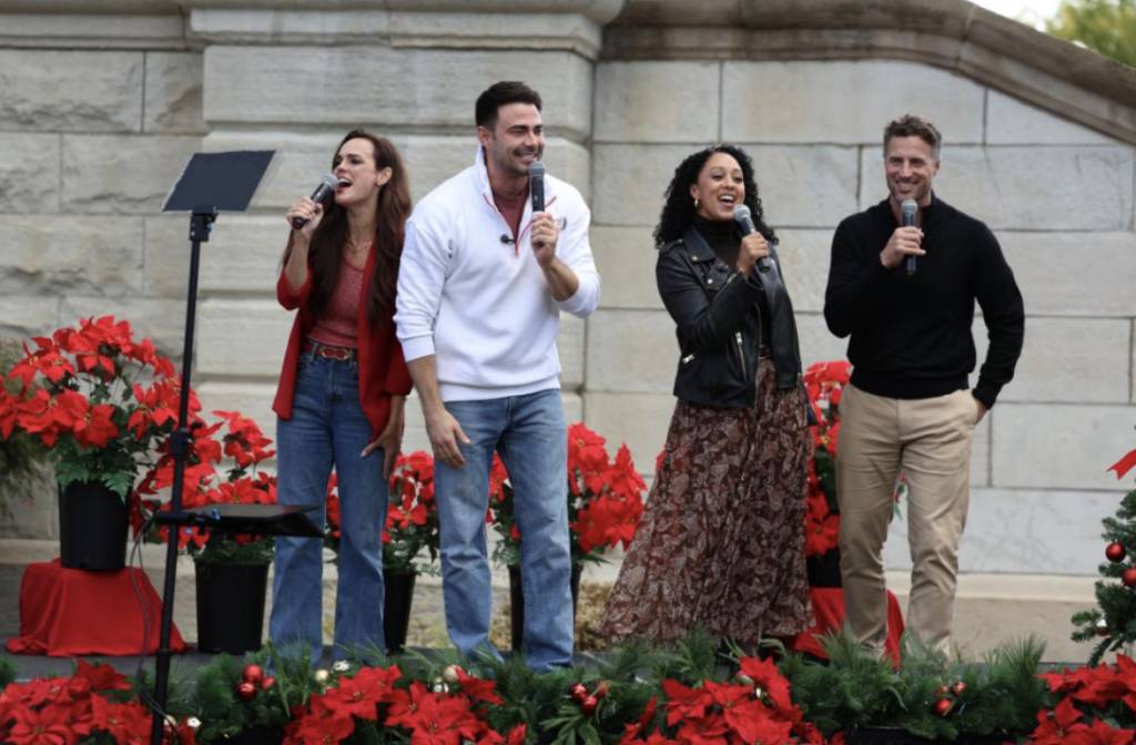 Erin Cahill, Jonathan Bennett, Tamera Mowry-Housley y Brendan Penny