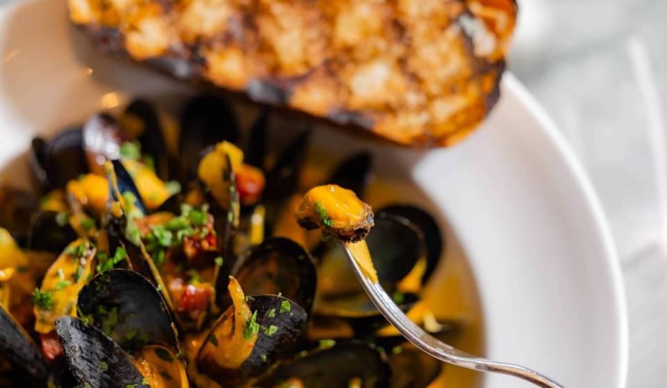 This Chicago restaurant is serving bottomless mussels and fries for $45