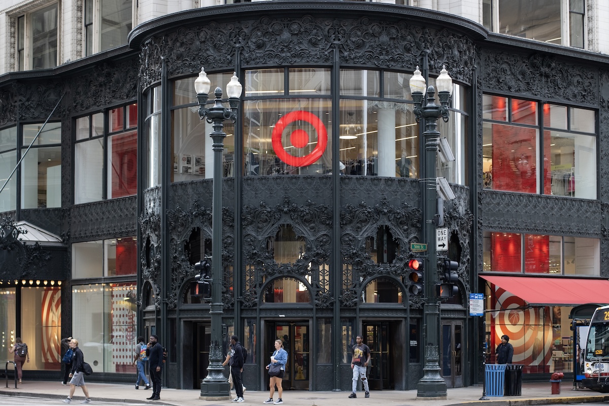 Holiday hiring in Chicago: Macy’s, Target, Amazon adding 10,000+ local jobs ahea...