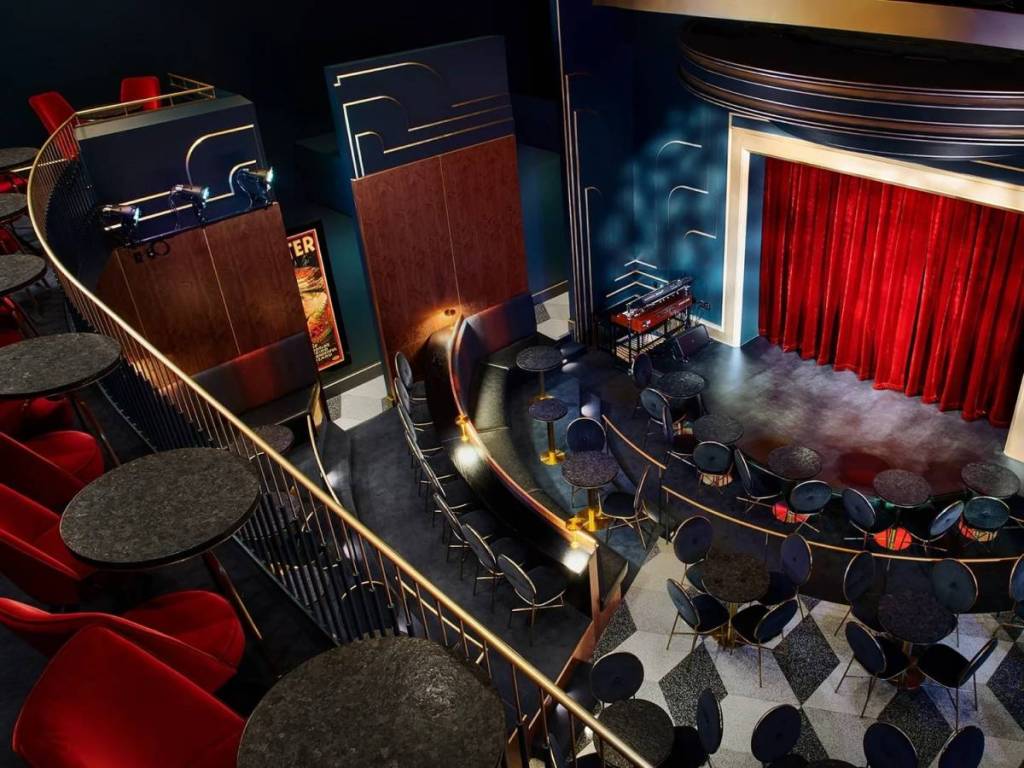 Chicago Magic Lounge interior