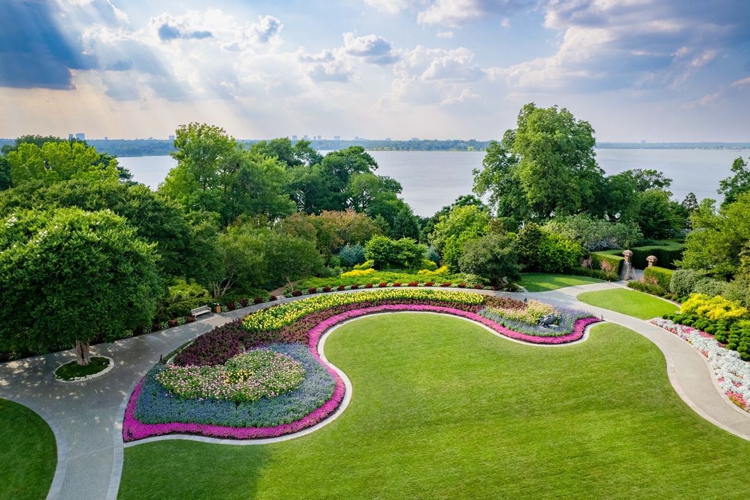 Image showing the Dallas Arboretum blooming in summer