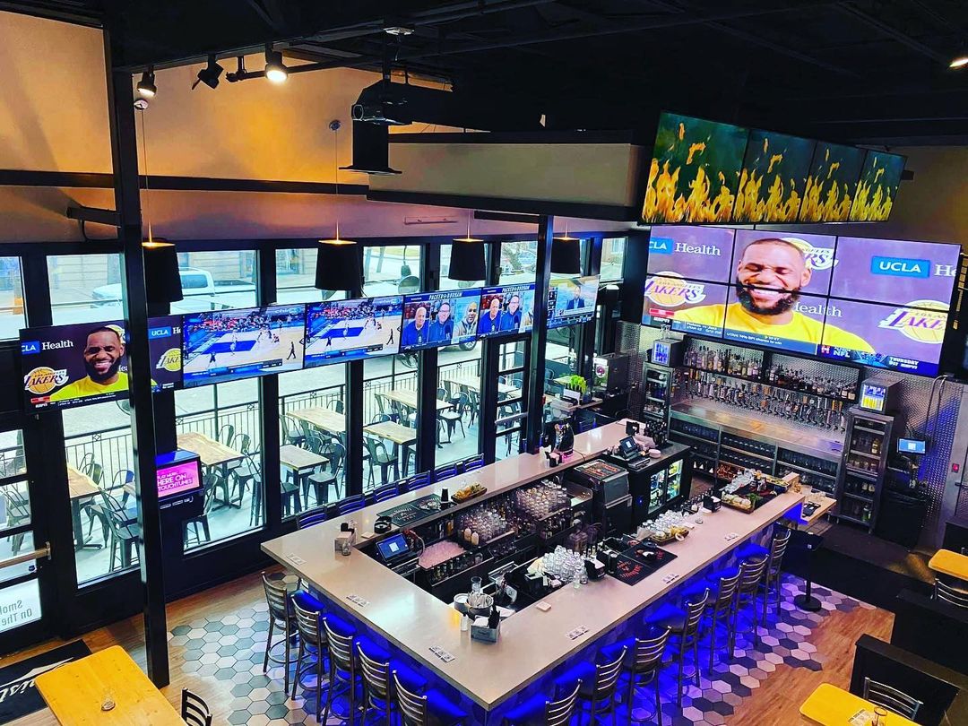 11 Riveting Sports Bars In Dallas To Watch The Big Game