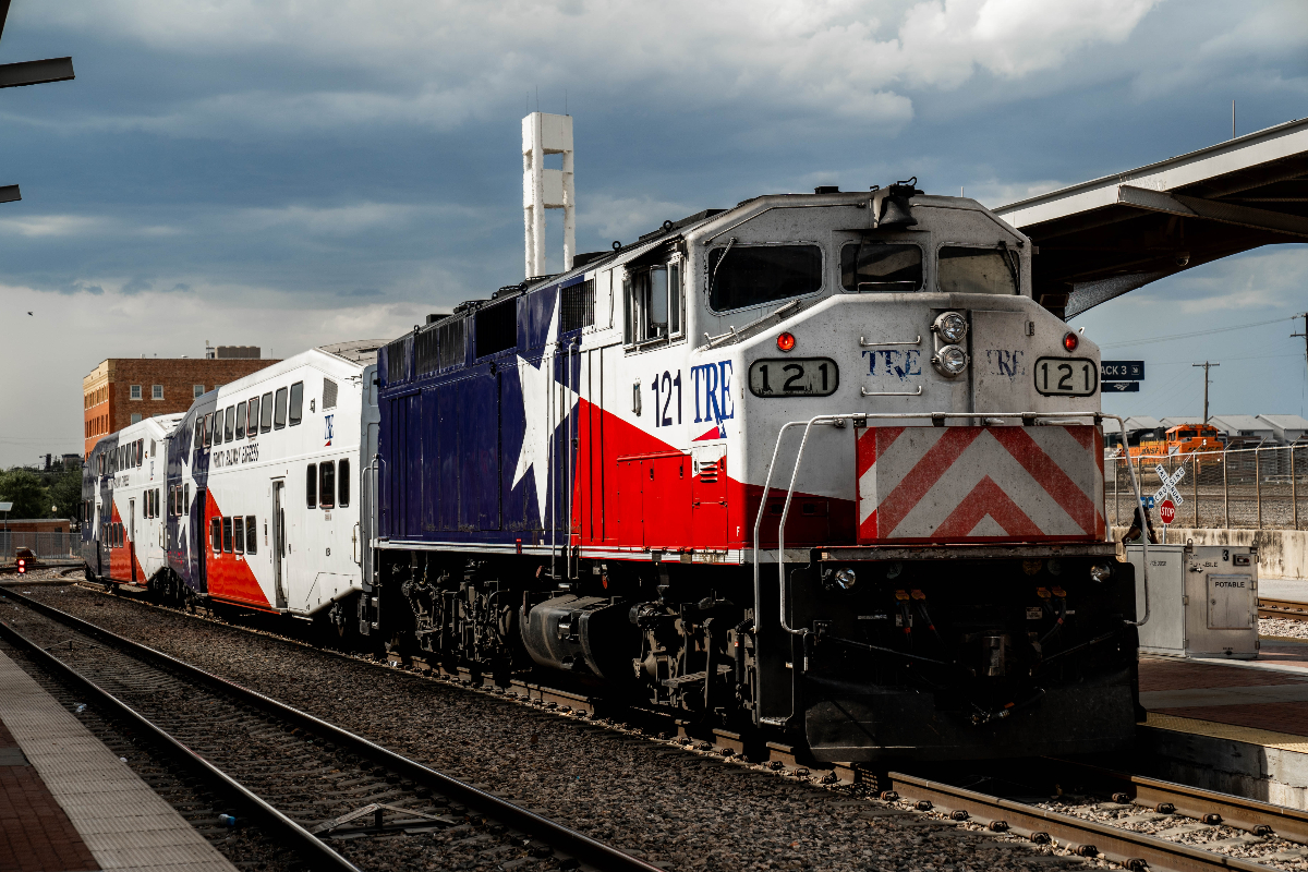 Amtrak receives 64 million for dallas to houston train