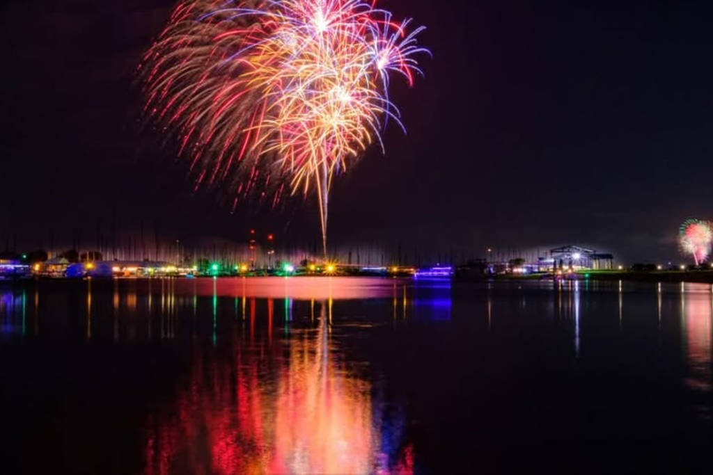 Image shows a firework display occurring in Grapevine.